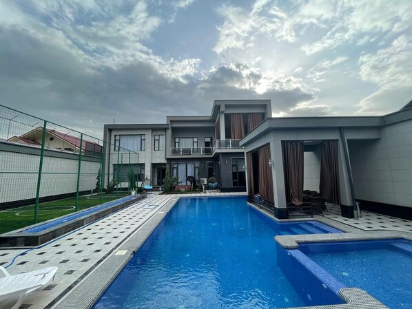 Pool - Luxury California Dacha with 2 pool (Tashkent)