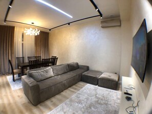 TV, fireplace - Luxury Smarthome in center of Tashkent (metro) (Tashkent)