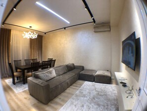 TV, fireplace - Luxury Smarthome in center of Tashkent (metro) (Tashkent)