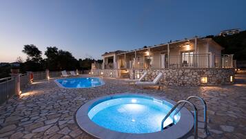 Seasonal outdoor pool, pool umbrellas, sun loungers