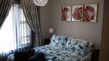 Cottage | 2 bedrooms, iron/ironing board, free WiFi, bed sheets