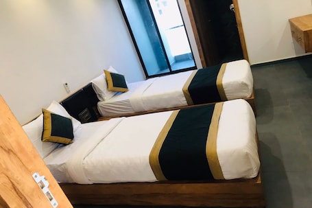 Ropa de cama hipoalergénica, escritorio y camas plegables/adicionales