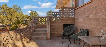 Sedona Retreat with Red Rock Views, Mid-Century Charm | Upper Level Duplex