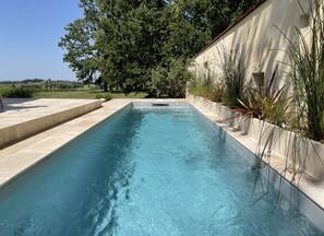 Outdoor pool, a heated pool - Stunning vineyard cottage with pool and terrace (Berson)