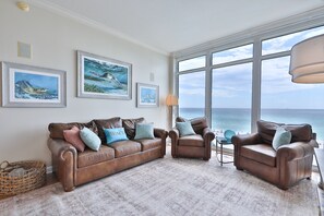 Flatskjerm-TV og DVD-spiller