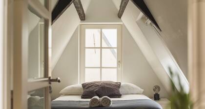 De achterkamer - Tiny and cosy attic