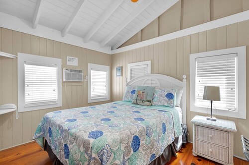 Conch Key Cottage 2 bed 1 bath home w/ramp access