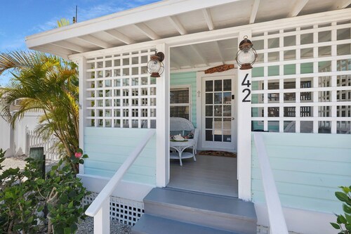 Conch Key Cottage 2 bed 1 bath home w/ramp access