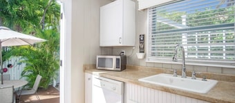 Conch Key Cottage 2 bed 1 bath home w/ramp access