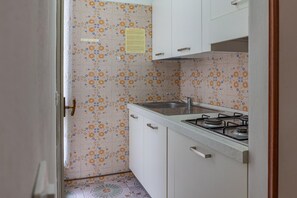 Fridge, microwave, coffee/tea maker