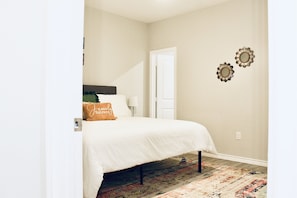 3 bedrooms, desk, iron/ironing board, travel crib