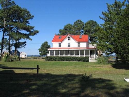 A Summer Place  - Water View  - Pet Friendly -  LINENS AND TOWELS PROVIDED