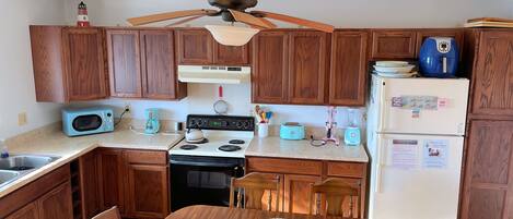 Fridge, microwave, dishwasher, coffee/tea maker