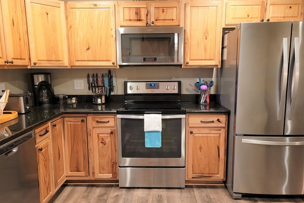 Refrigerador, microondas, horno, placa de cocina