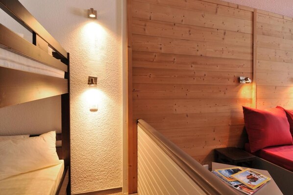 Room - 100m from ski slopes, 4th floor, balcony, tv, 22m², La Plagne (La Plagne)