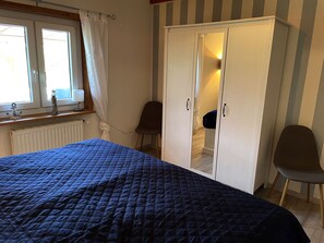 3 bedrooms, iron/ironing board, travel cot, free WiFi