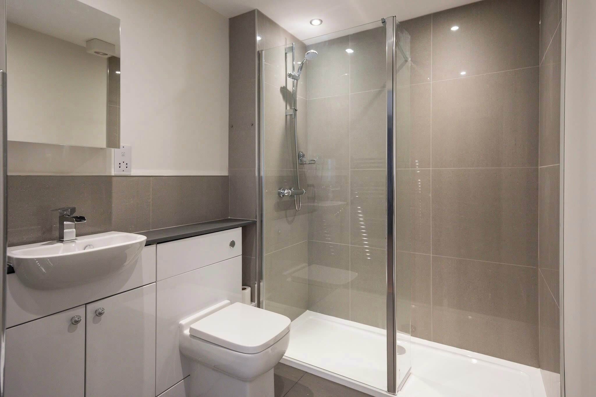 Bruser, hårtørrer, håndklæder