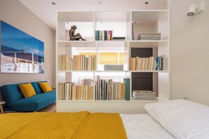 5 habitaciones, tabla de planchar con plancha, cuna de viaje y wifi 