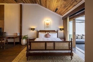 Egyptian cotton sheets, premium bedding, pillowtop beds, free WiFi