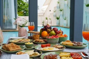 BBQ/picnic area - Amã Stays & Trails Puttabong Cottage, Darjeeling (Darjeeling)