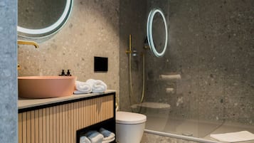 Superior Studio | Bathroom