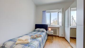 Standard Apartment, Multiple Bedrooms, Mountainside (Ca' Gina Panoramica - Monte Brè) | 2 bilik tidur, Wi-fi percuma, cadar katil