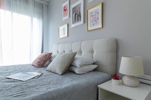 2 chambres, fer et planche à repasser, Wi-Fi, draps fournis