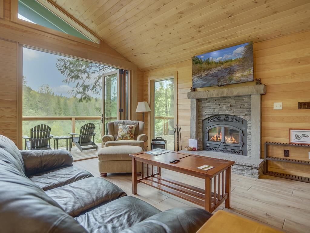 River View Cabin - Cozy Cabin, Awesome Views, Fireplace, Hot Tub