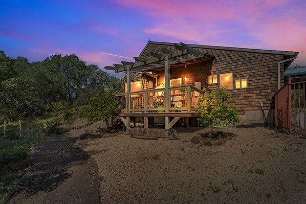 House, 2 Bedrooms | Exterior