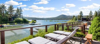 LAKEFRONT / EV L2 CHARGE - 5 STAR BOAT DOCK W/ Hot Tub, Game Room & VIEWS!