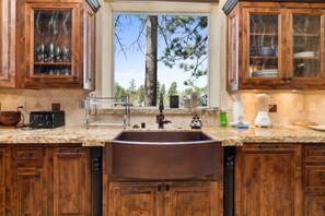 Fridge, microwave, oven, stovetop - LAKEFRONT / EV L2 CHARGE - 5 STAR BOAT DOCK W/ Hot Tub, Game Room & VIEWS! (Big Bear Lake)