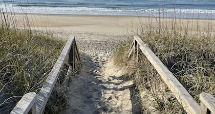 Salty Dog 2 Bedroom Villa by RedAwning