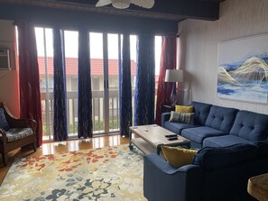 Condo, 2 Bedrooms | Living room