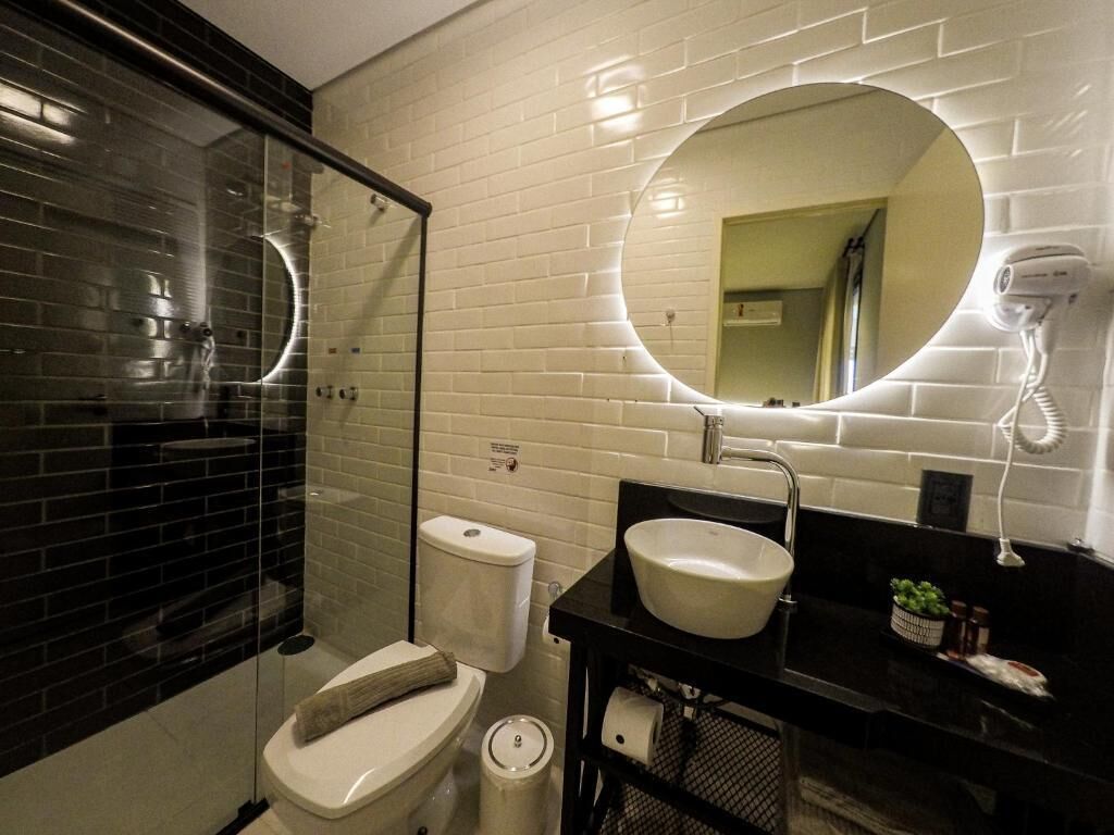 淋浴設備、吹風機、毛巾、肥皂