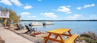 Lakefront Cottage with Hot Tub & Fire Pit