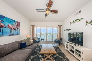 Smart TV, DVD player