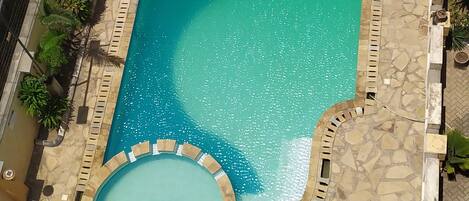 Piscine extérieure