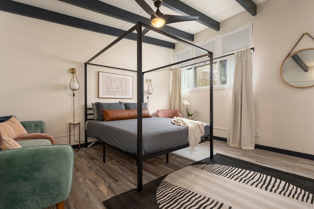 Luxe Queen Studio at Hermosa Beach w/ Free Parking