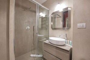 Shower, hair dryer, bidet, towels - Sweett | Torre Velasca II (Milano)