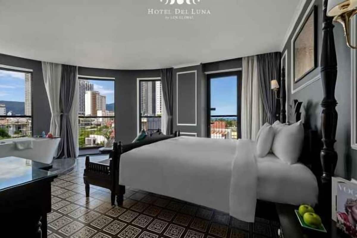 1 bedroom, in-room safe, blackout curtains, soundproofing