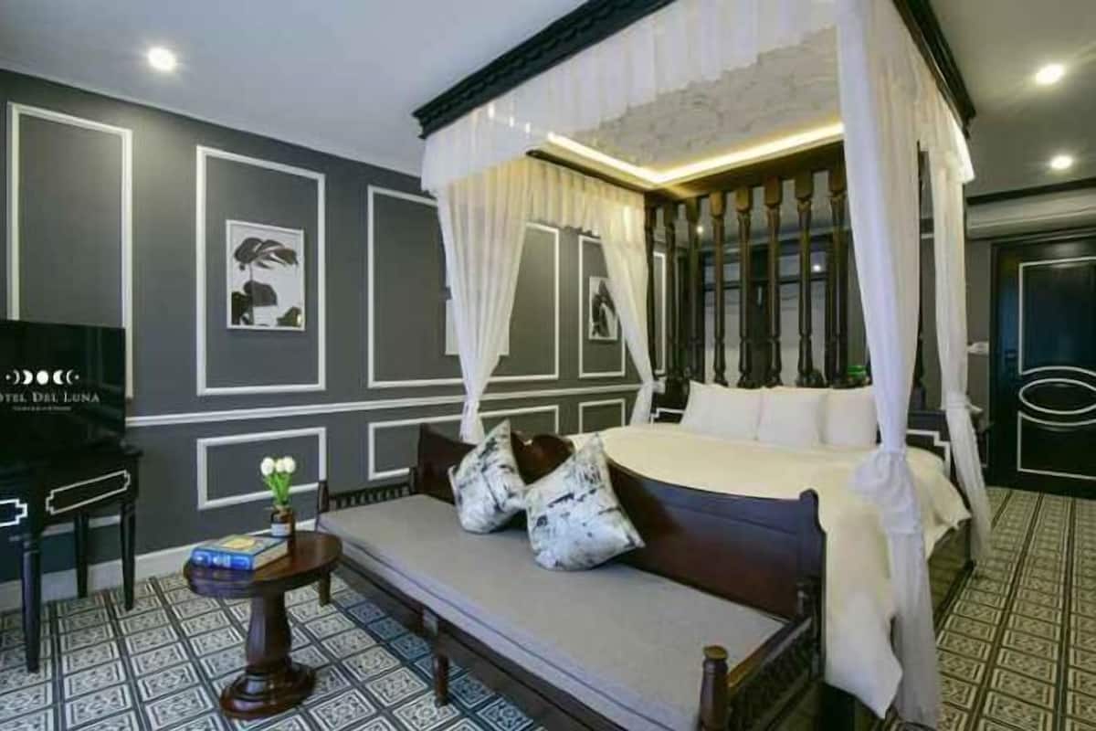 1 bedroom, in-room safe, blackout curtains, soundproofing