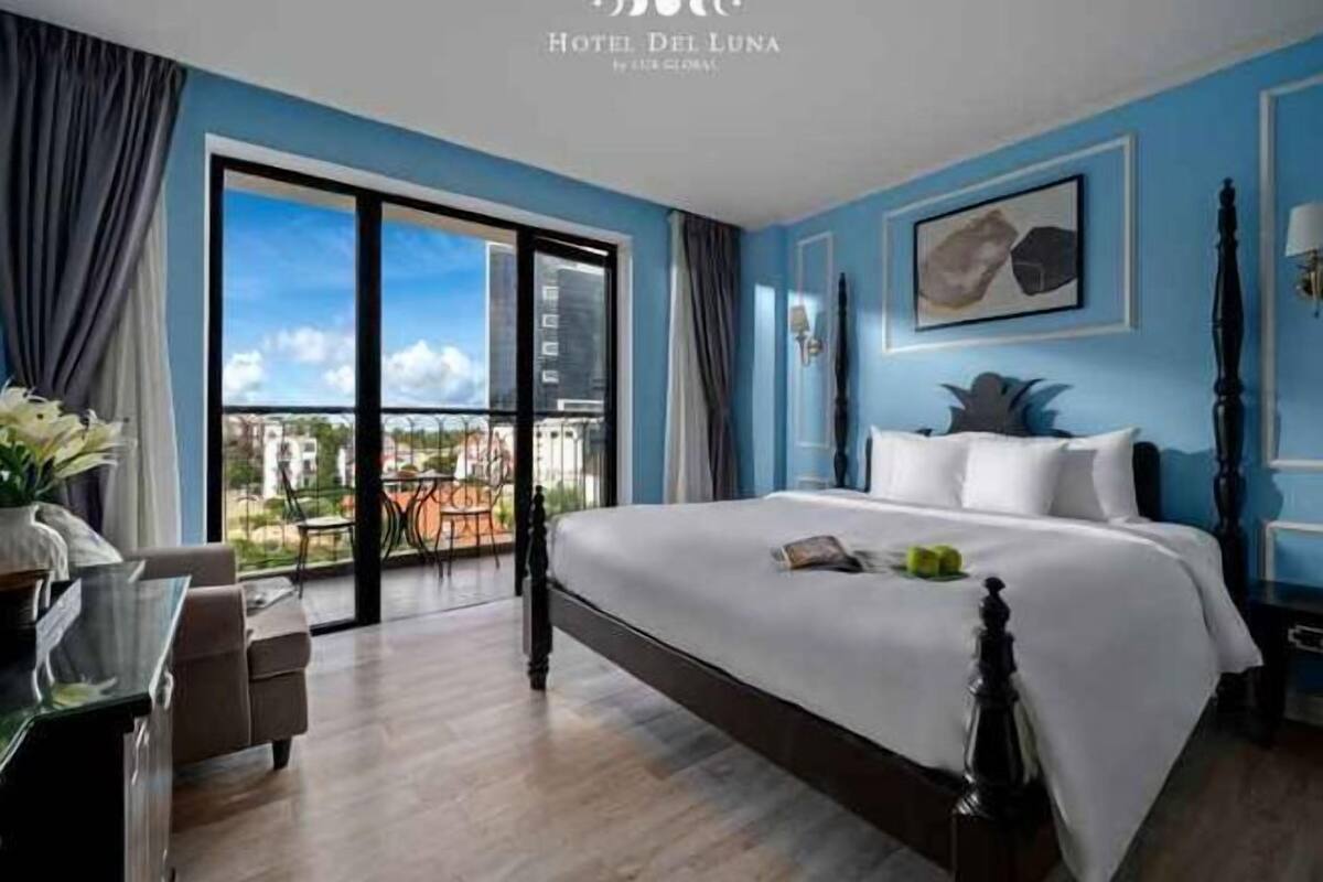 1 bedroom, in-room safe, blackout curtains, soundproofing