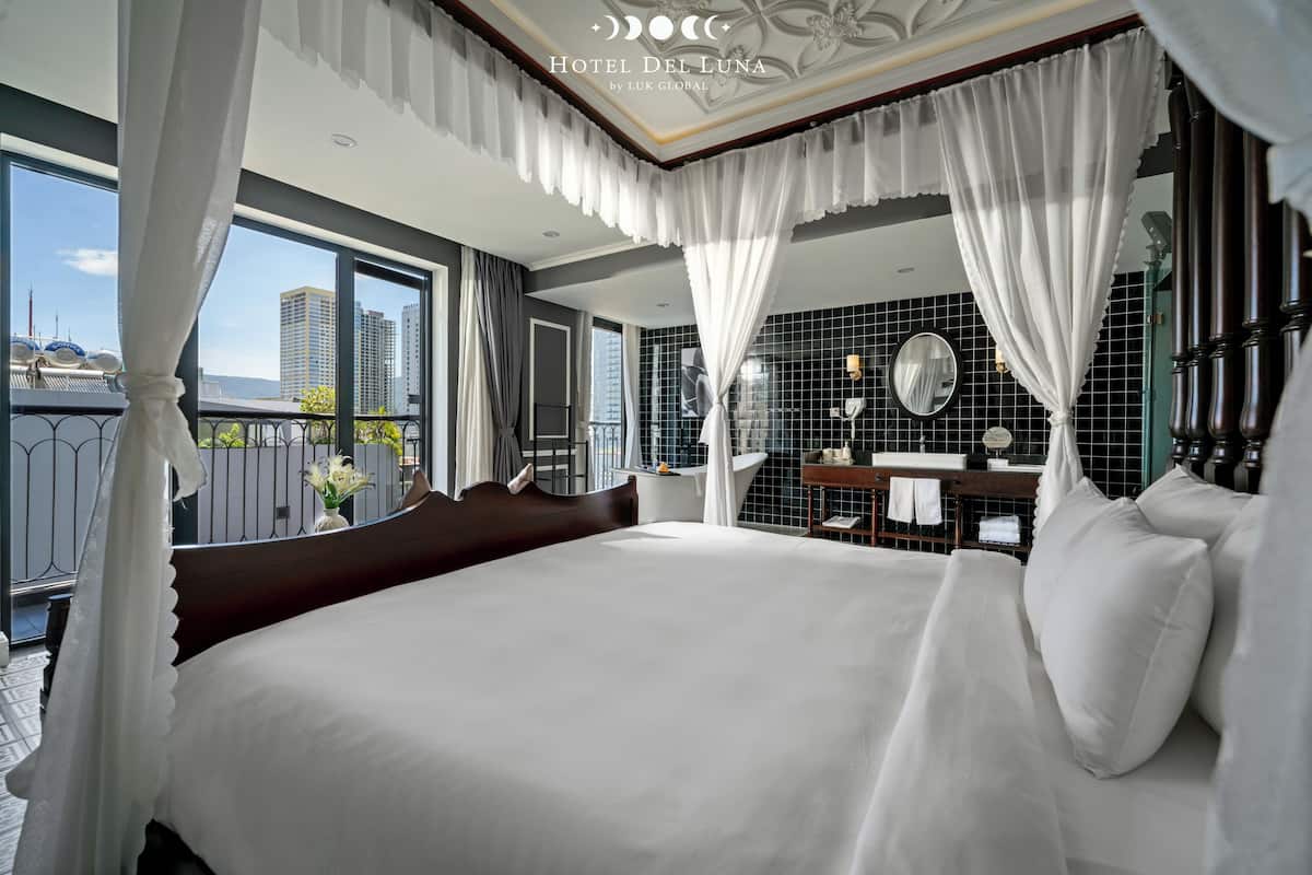 Suite, 1 cama de matrimonio grande, balcón | Vistas desde la habitación