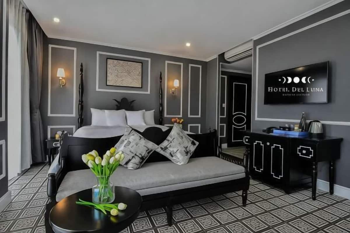 1 bedroom, in-room safe, blackout curtains, soundproofing