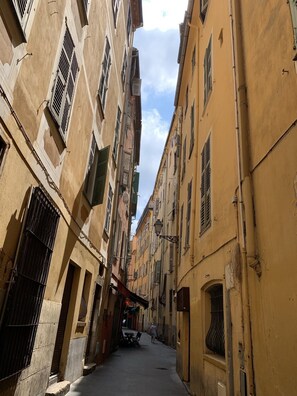 Exterior - Franck Pilatte, chic and air-conditioned 2-room apartment with terrace facing the SEA, LIGHTHOUSE, PALM TREES (NICE)