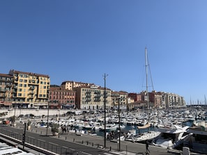 Marina - Franck Pilatte, chic and air-conditioned 2-room apartment with terrace facing the SEA, LIGHTHOUSE, PALM TREES (NICE)
