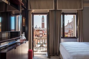 小型套房, 1 张特大床, 使用泳池, 城市景观 | 城市景观