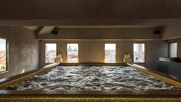 Indoor pool, pool loungers