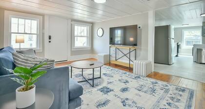 Comfy 6 Bedroom home w/ two living spaces close to downtown!