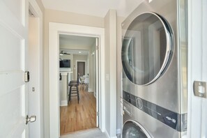 Interior - Comfy 6 Bedroom home w/ two living spaces close to downtown! (Durham)